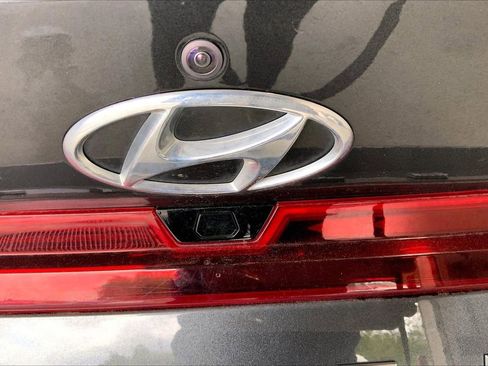 Used 2021 Hyundai Elantra SEL image 9