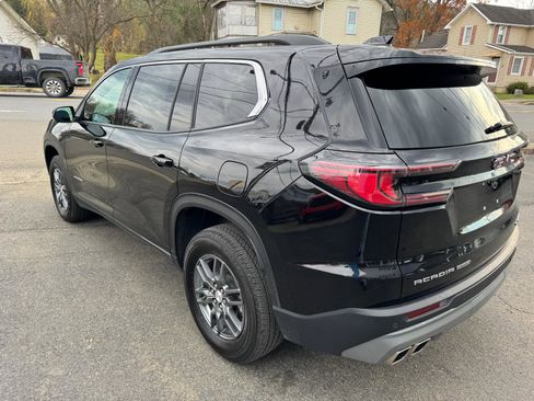 Used 2025 GMC Acadia Elevation image 13