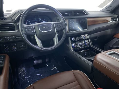 Used 2023 GMC Yukon XL Denali Ultimate image 2
