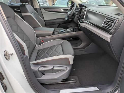 New 2026 Volkswagen Atlas Peak Edition AWD/4WD image 36