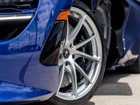 Used 2024 McLaren 750S Spider image 21