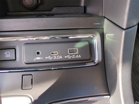 Certified 2025 Subaru Ascent Limited image 18