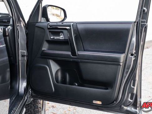 Used 2019 Toyota 4Runner TRD Off-Road Premium image 87