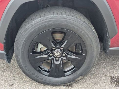 Used 2022 Toyota RAV4 XLE FWD image 10