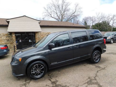 Used 2019 Dodge Grand Caravan SXT w/ Blacktop Package image 10