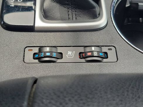 Used 2018 Toyota Highlander Limited Platinum FWD image 29