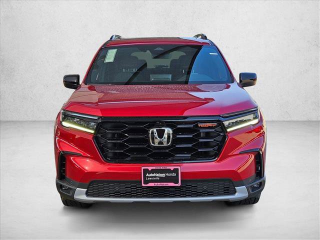 Used 2025 Honda Pilot TrailSport image 6