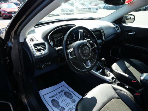 Used 2021 Jeep Compass Latitude w/ Driver Assistance Group AWD/4WD image 9