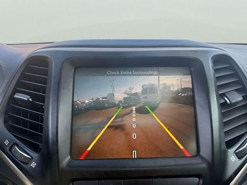 Used 2018 Jeep Cherokee Limited w/ High Altitude Package image 24