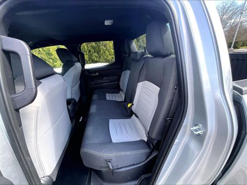 Used 2025 Toyota Tacoma TRD Off-Road image 15