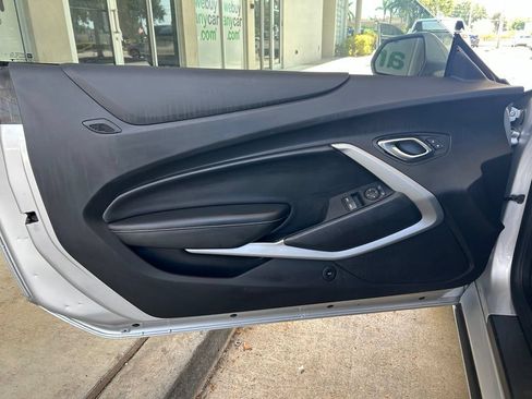 Used 2018 Chevrolet Camaro LT RWD image 33