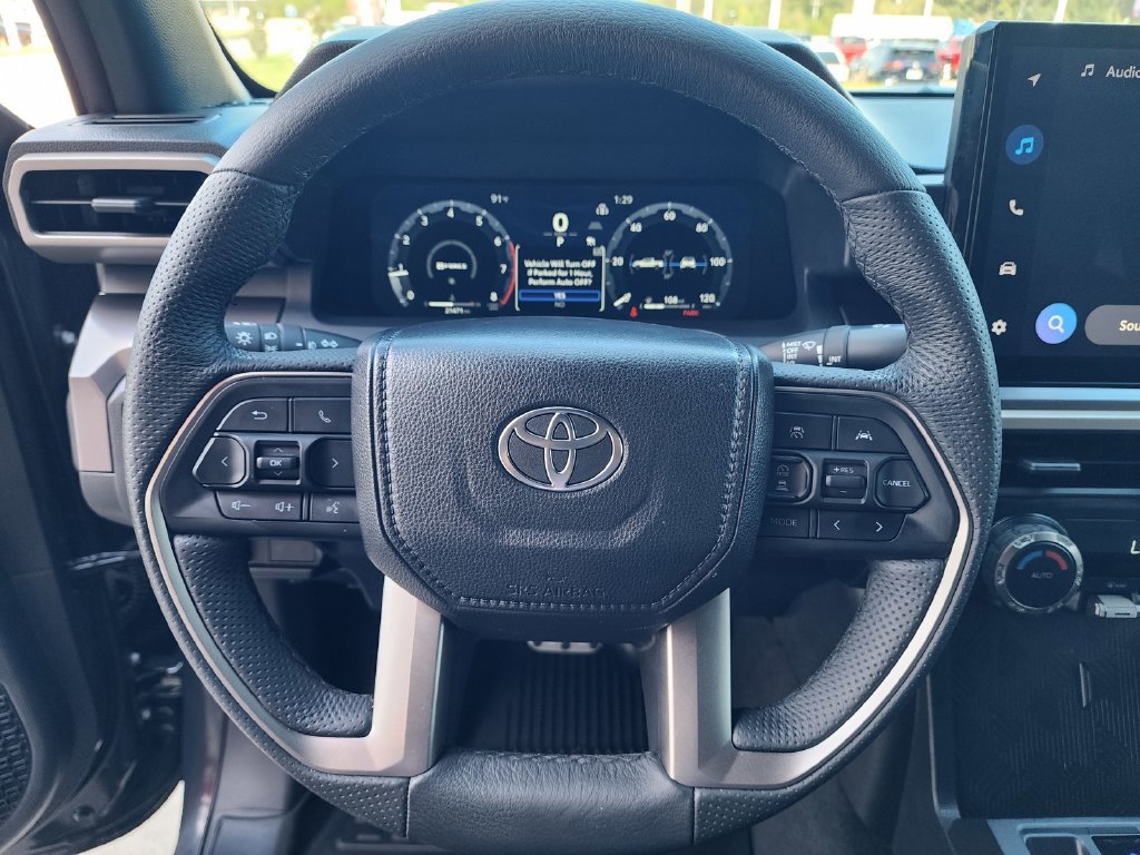 Used 2025 Toyota Tacoma TRD Sport AWD/4WD image 18