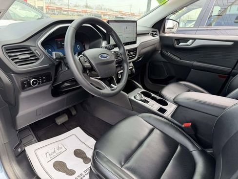 Used 2023 Ford Escape Platinum image 9