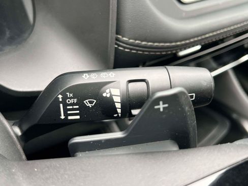 Used 2023 Nissan Rogue SL AWD/4WD image 17