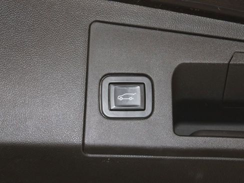 Used 2018 Cadillac XT5 Premium Luxury FWD image 15