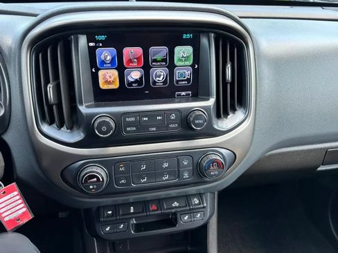 Used 2018 Chevrolet Colorado Z71 AWD/4WD image 19