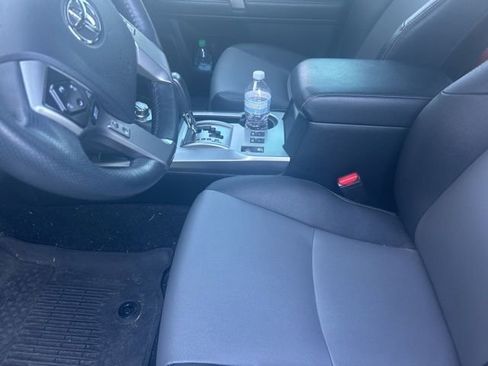 Used 2022 Toyota 4Runner SR5 Premium image 3