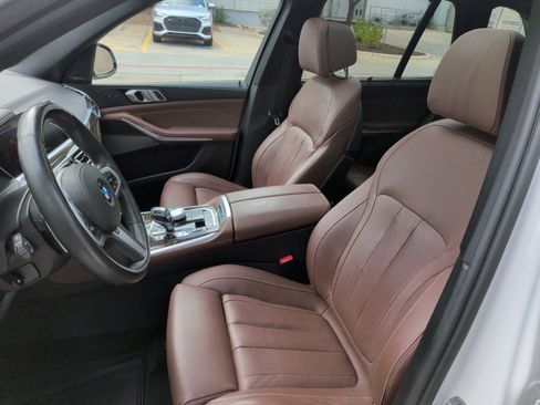 Used 2019 BMW X5 xDrive50i w/ M Sport Package image 17