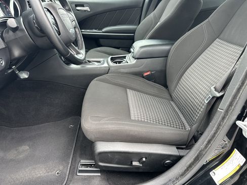 Used 2022 Dodge Charger SXT w/ Cold Weather Package image 11