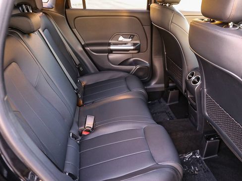 Used 2025 Mercedes-Benz GLA 250 4MATIC image 21
