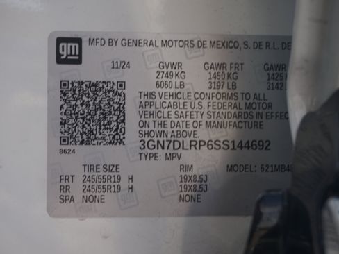 Used 2025 Chevrolet Equinox EV LT w/ Convenience Package image 37