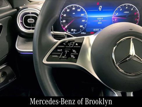 Used 2025 Mercedes-Benz C 300 4MATIC Sedan image 25