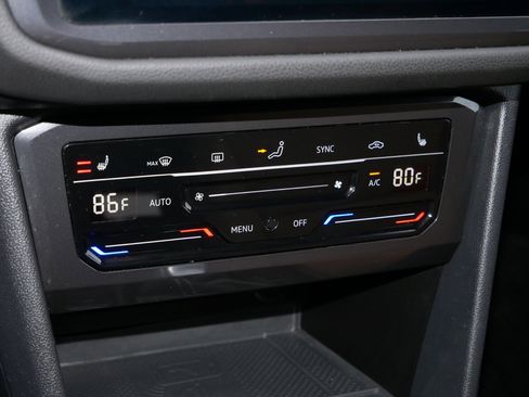 Certified 2024 Volkswagen Tiguan SE R-Line image 23