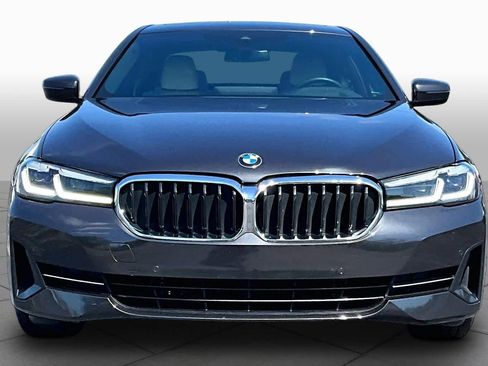 Used 2022 BMW 530i w/ Premium Package RWD image 3