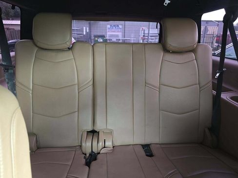 Used 2018 Cadillac Escalade ESV Platinum AWD/4WD image 12