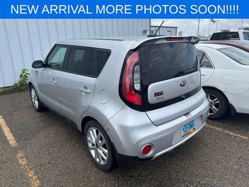 Used 2018 Kia Soul + FWD image 6