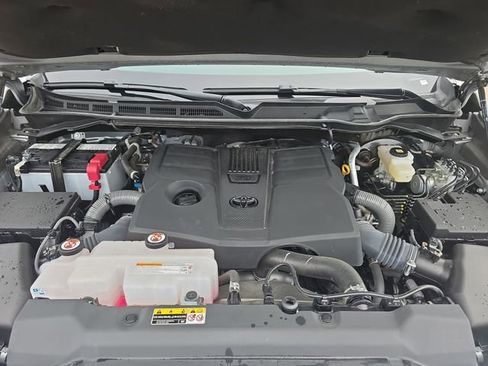 Used 2025 Toyota Tundra Limited image 29