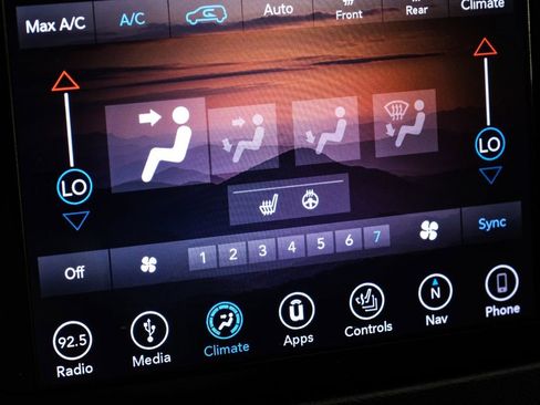 Used 2018 Chrysler Pacifica Touring-L Plus w/ Advanced Safetytec Group FWD image 36
