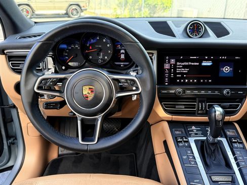 Used 2020 Porsche Macan AWD/4WD image 9