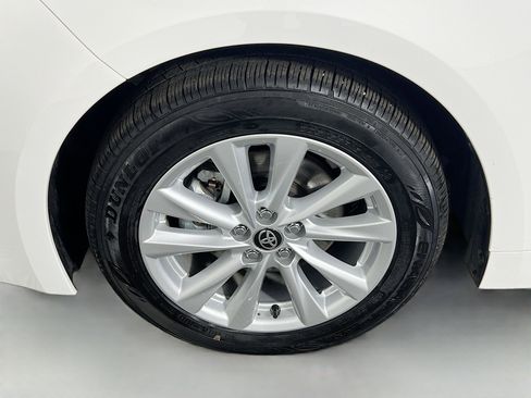 Certified 2025 Toyota Corolla SE image 28