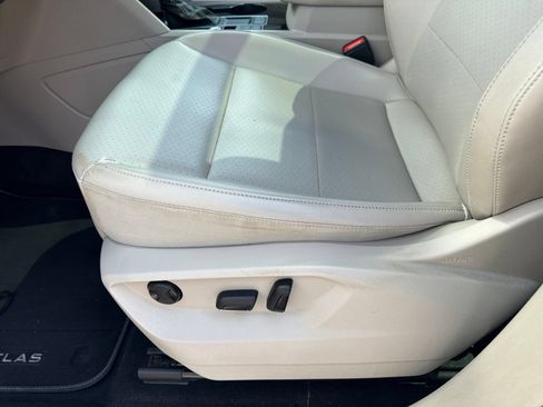 Used 2022 Volkswagen Atlas SE FWD image 6