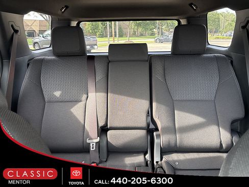 New 2026 Toyota 4Runner SR5 AWD/4WD image 11