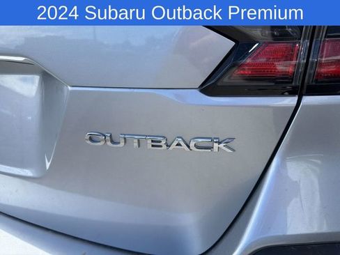 Used 2024 Subaru Outback Premium AWD/4WD image 8