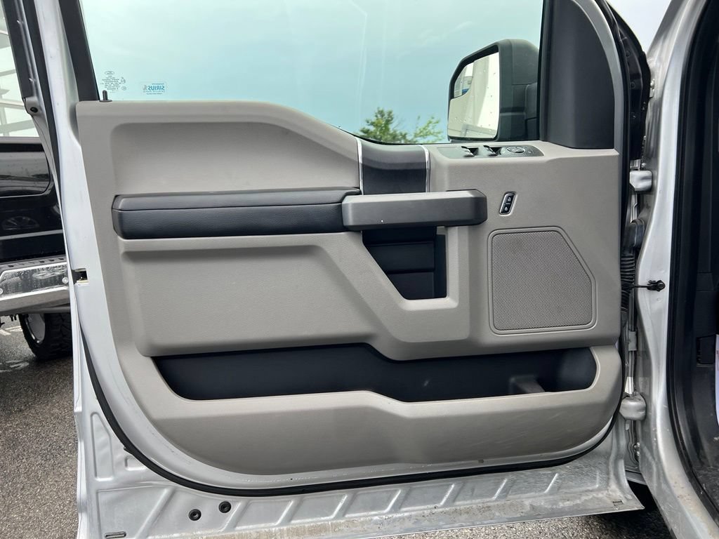 Used 2017 Ford F150 XLT w/ Trailer Tow Package AWD/4WD image 9
