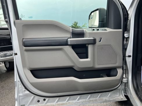 Used 2017 Ford F150 XLT w/ Trailer Tow Package AWD/4WD image 9
