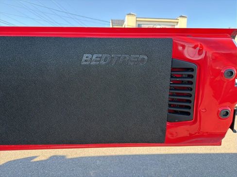 Used 2013 Jeep Wrangler Unlimited Sport image 9