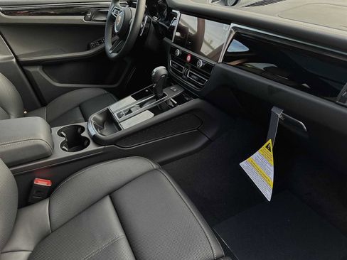 Used 2024 Porsche Macan S image 17