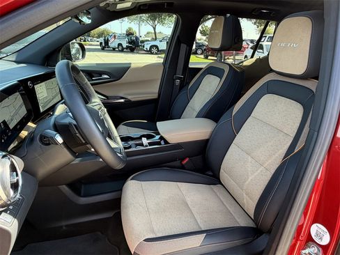 New 2026 Chevrolet Equinox ACTIV w/ Safety and Technology Package image 24