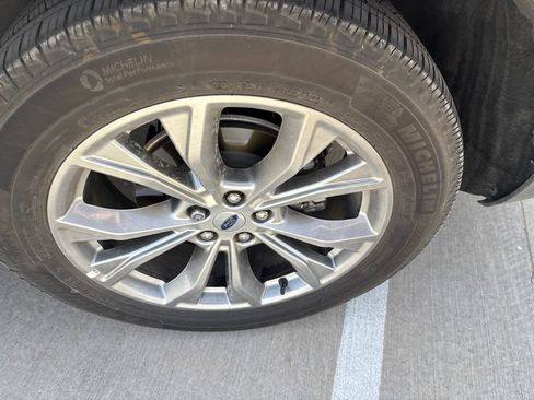 Used 2024 Ford Explorer XLT w/ Equipment Group 202A RWD image 24