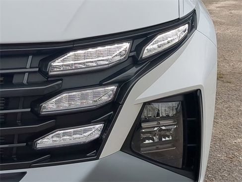 New 2025 Hyundai Tucson SE image 10