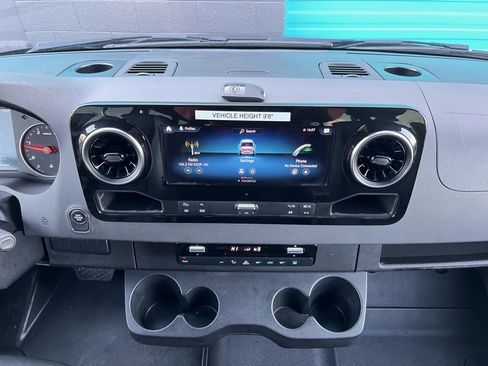 Used 2024 Mercedes-Benz Sprinter 2500 image 6