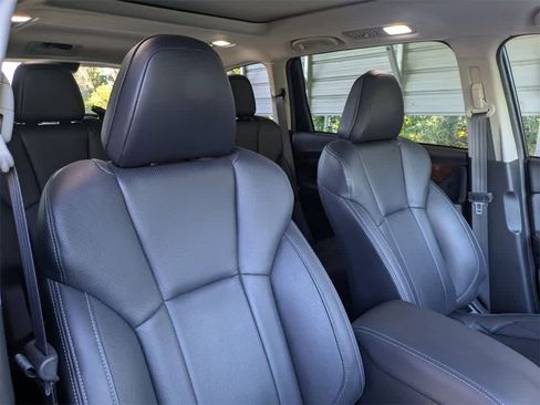 Used 2023 Subaru Ascent Touring image 6