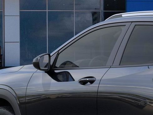 Used 2026 Chevrolet Trax ACTIV w/ Sunroof Package FWD image 12