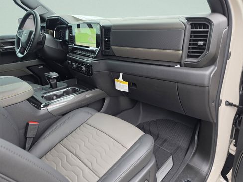 New 2026 Chevrolet Silverado 1500 ZR2 AWD/4WD image 14