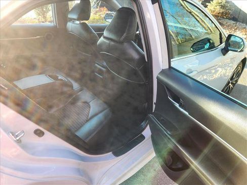 Used 2024 Toyota Camry SE image 14