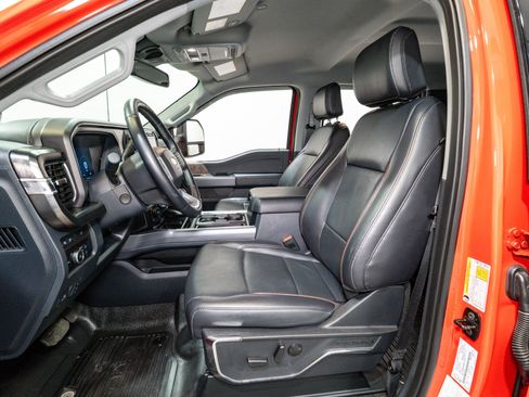 Used 2024 Ford F250 Lariat w/ Black Appearance Package image 19